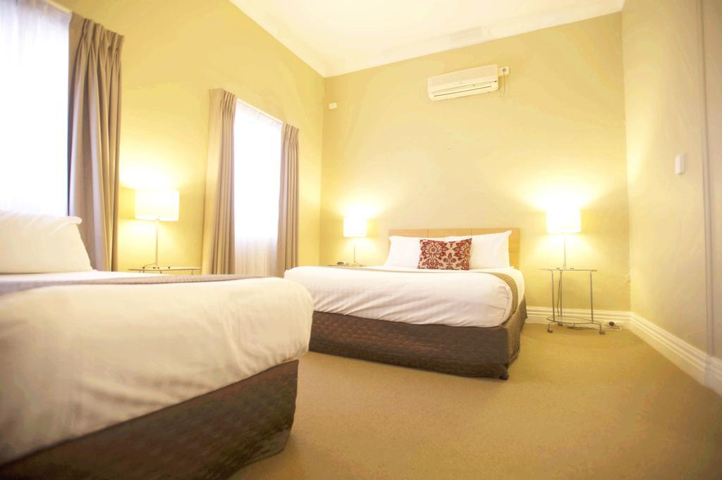The Club Motel And Apartments Wagga Wagga Exterior photo